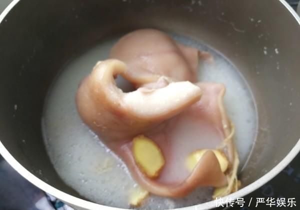 猪耳朵|继猪蹄后，中国又一下酒菜席卷国外，网友看着很脏，吃着贼香