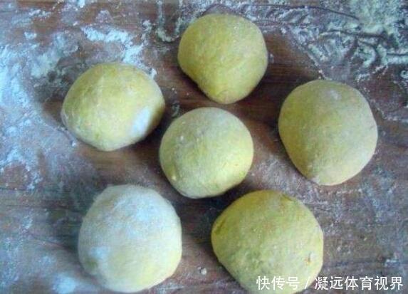 也就可以|制作南瓜饼时,只加糯米粉是不够的,少了2样,不软不糯还难吃