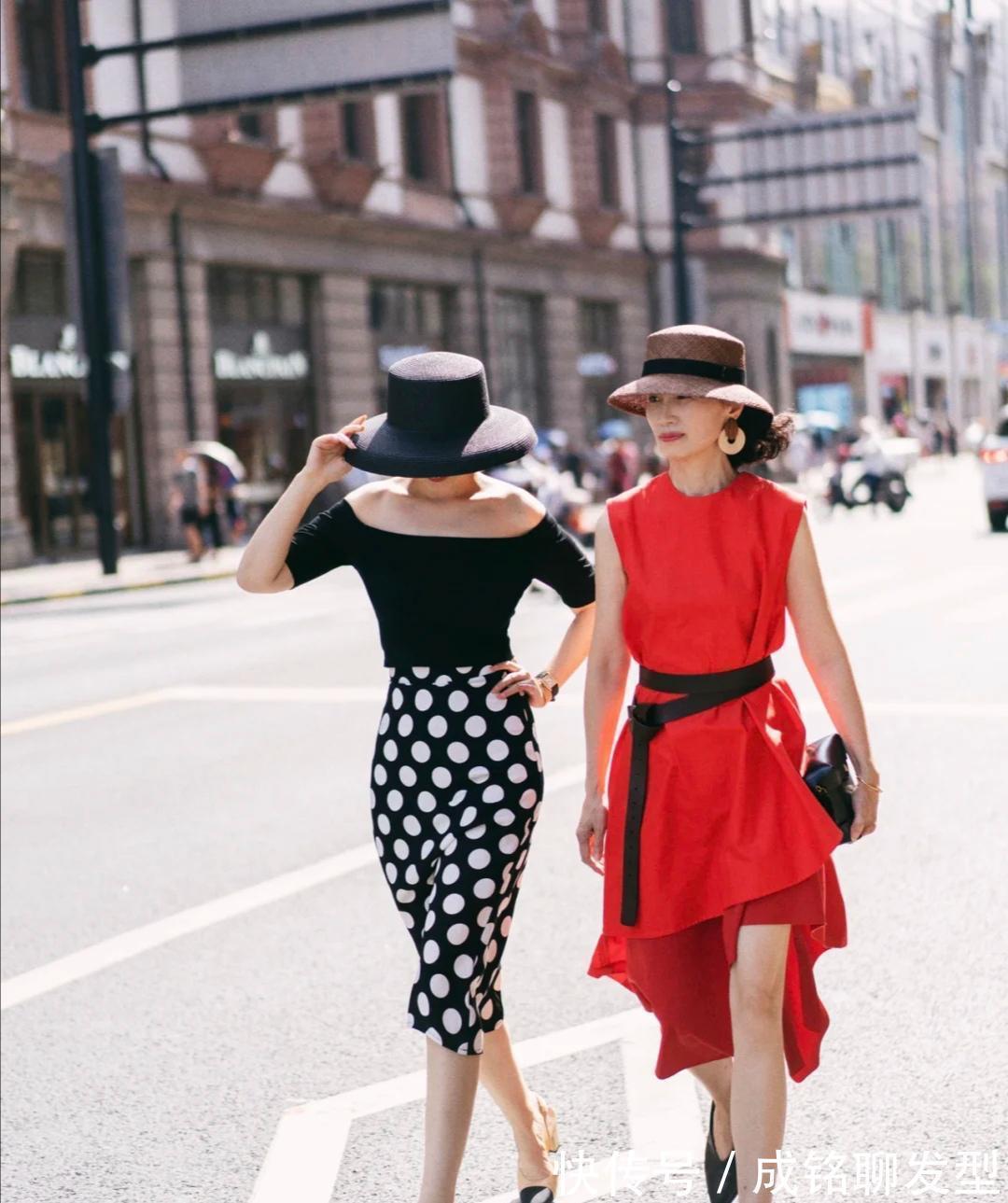 三木博主|奔六的女人穿搭有讲究,学三木博主妈妈的穿搭,看不出已经58岁