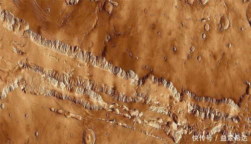 好奇号 火星死火山上空,出现暗纹持续40分钟,同一地区曾发现多次!