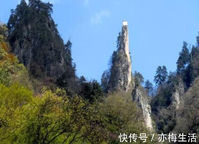 屹立|建在悬崖上的房子，三面悬于万丈深渊，却屹立500年不倒