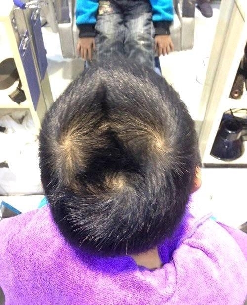 |搞笑图片幽默段子笑话：?哈哈，自行车还能够这样带女友，不错哦