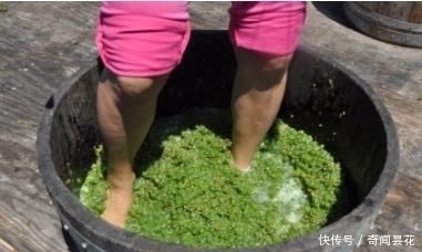 天天|这3种食物都是用脚踩出来的,你绝对吃过,第三种人们几乎天天吃