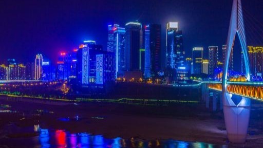 这著名的“美女之城”, “美女”和“火锅”是其两张闪亮的名片