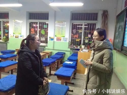 女孩带奖状回家,宝妈发朋友圈炫耀,亲戚的一句评论让她撤回