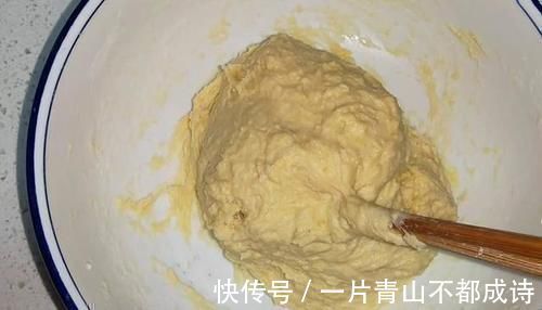 玉米油|教你做懒人版面包，不用揉面，更不用揉膜，面包柔软拉丝又好吃