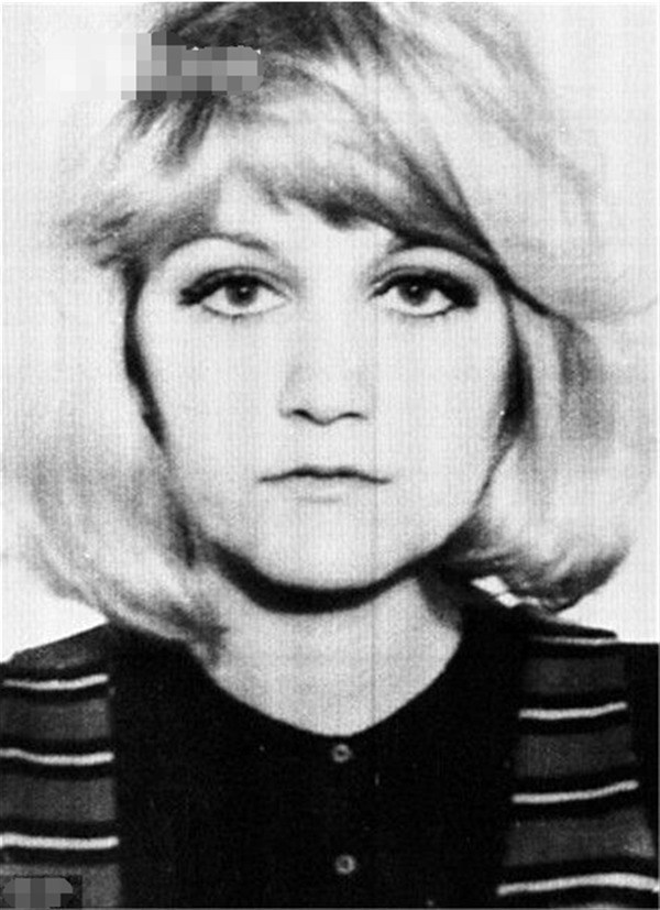 奇迹$22岁空姐从万米高空坠落,奇迹生还创吉尼斯纪录,却内疚一生