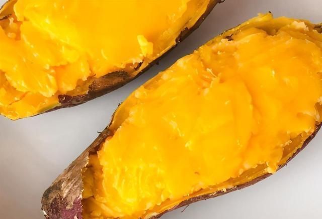 烤红薯不用烤箱也不用电饭锅,学会1招,红薯软糯香甜还拉丝