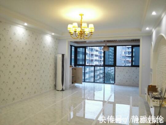 客厅|头一次见把阳台包进客厅的设计，效果还真不错，看过的人都夸好！