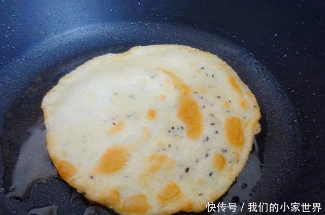 这是我最常做的主食,和面不用饧,半小时就上桌,又香又软