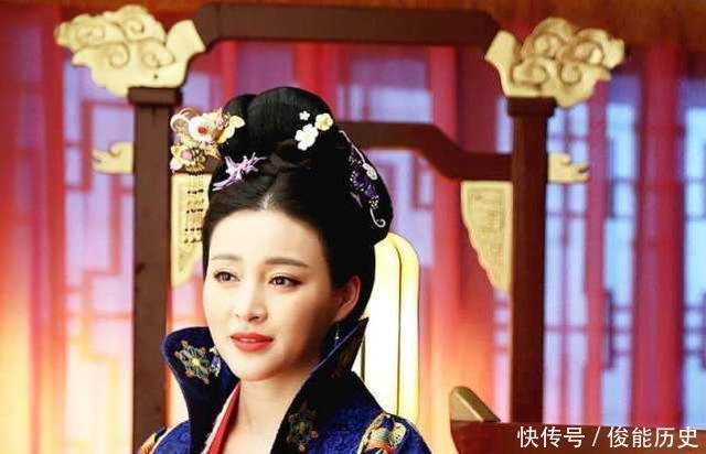 差点|她二婚皇后,前夫变成亲哥,喜欢穿龙袍差点成为另一个“武则天”