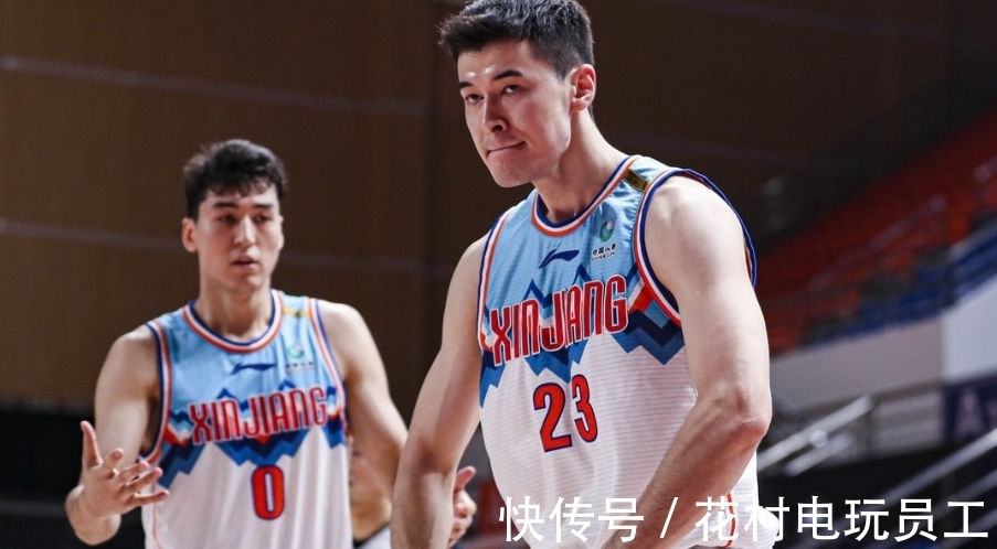 日本男篮|杜锋揪出男篮最大水货!出场1分钟就被换下,被指着鼻子骂