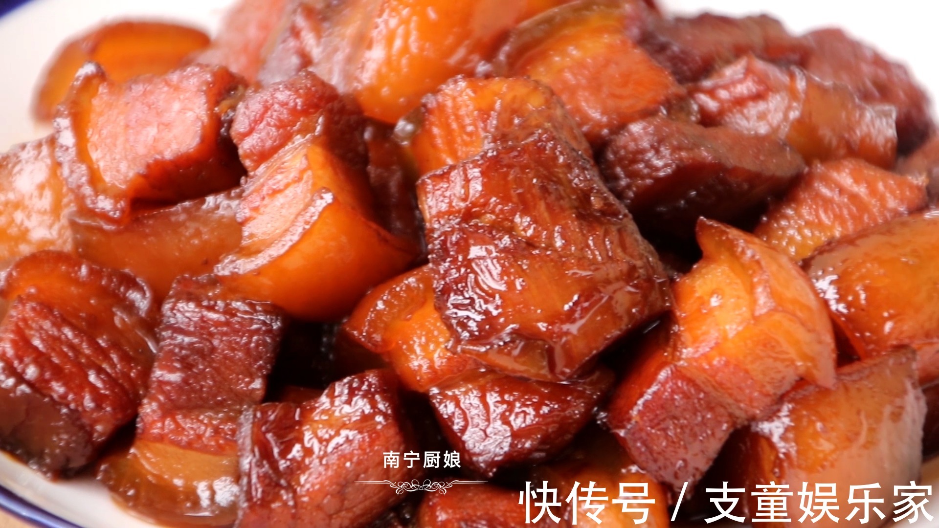五花肉|做红烧肉时,焯水和直接炖都不对,大厨教你正确做法,软糯还不腻