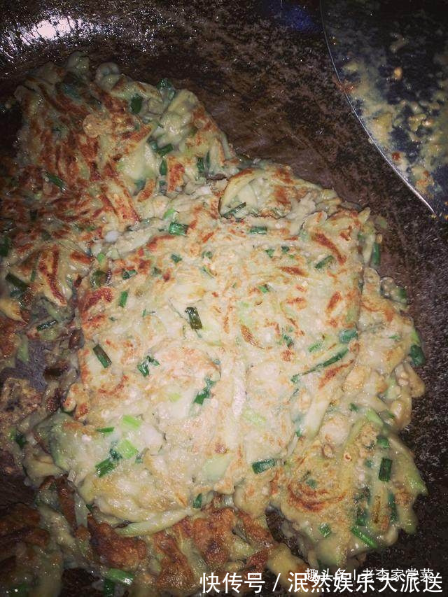 妈从老家来照顾怀孕的老婆,看到早餐拉上老婆出去咯