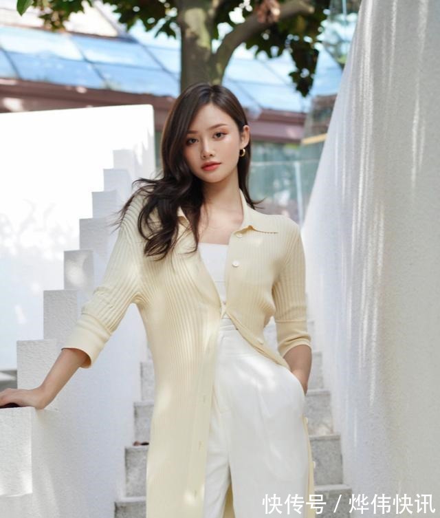 大长腿 35岁左右女性,穿针织衫搭配高腰裤,知性温柔淑女范,气质最迷人