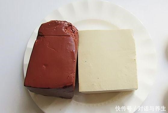 炒猪血时,最忌直接下锅,多做1步,猪血滑嫩不腥,很好吃