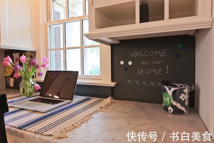 壁纸|还在刷漆贴纸?除了乳胶漆、壁纸,这几种墙面装饰也值得一试