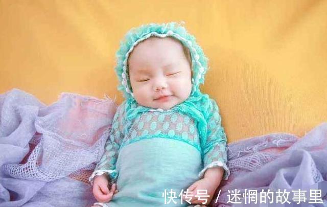 父母|新生儿出生7天还不肯“睁眼”,父母忧心忡忡送医院,遭医生取笑