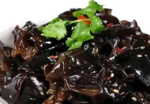 爱美女性春季适合常吃3食物，祛皱美容，排毒润肤，肌肤更细腻