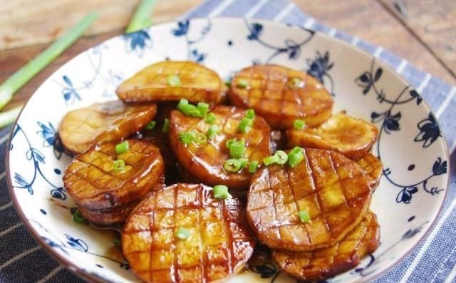 买杏鲍菇，挑粗的好还是细的好？菜贩子说漏嘴，以后可别再瞎买了