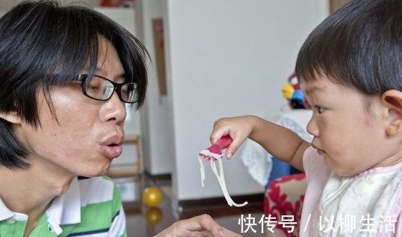 积食|医生再次强调：别再这样喂孩子，容易积食不说，还影响大脑发育！