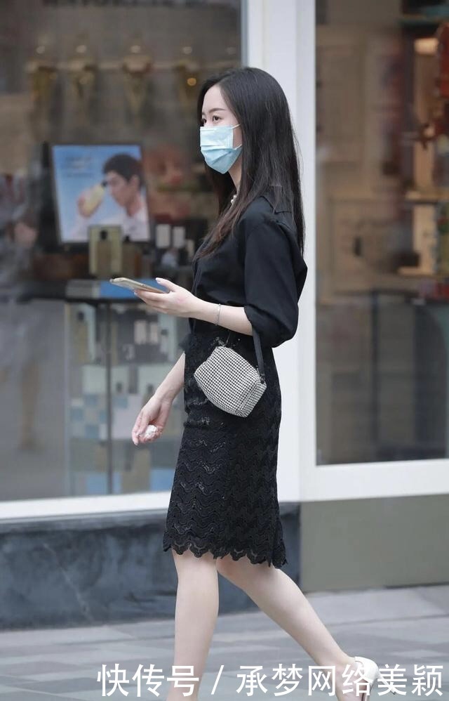 半身裙|“沙漏型”身材怎么穿?谨记两点穿搭原则,一切便轻松自如!