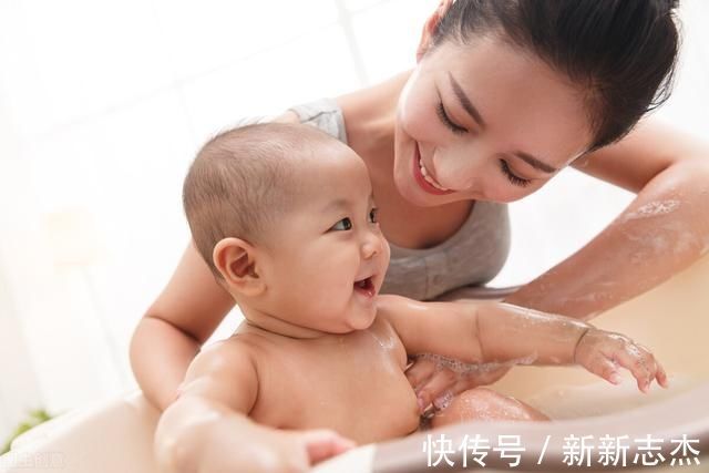 宝宝|夏天给宝宝洗澡有讲究,这5点要注意,正确洗澡顺序要牢记