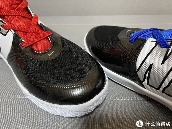 过年给小朋友买双鸳鸯颜色的Nike Team Hustle D 9