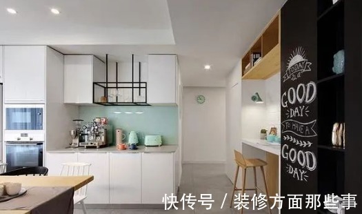 贴砖|厨房墙面还在贴砖?看看人家贴的玻璃,30年如一新!还耐用