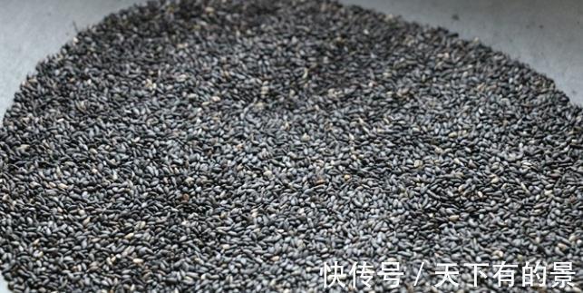 秋天要多吃黑芝麻，教你简单做法，做一次够吃一个月，随吃随取