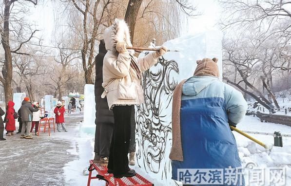 全省大学生冰雕赛在兆麟公园开铲