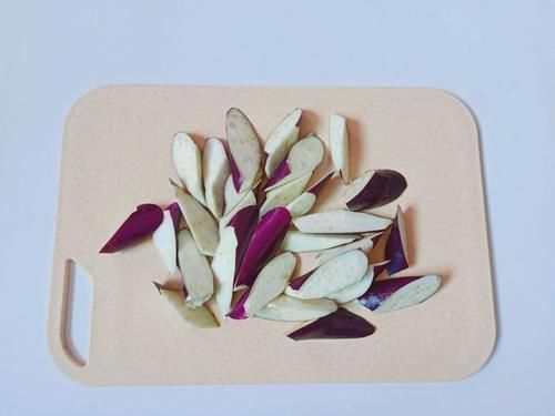 茄子块|蒸茄子，切记别直接上锅蒸，多加1步，茄子鲜嫩入味不变色，真香