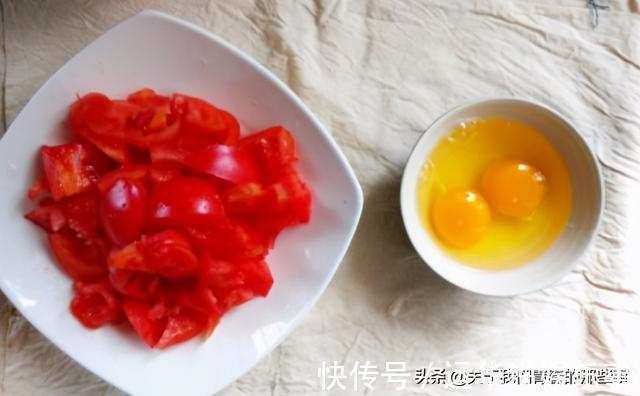 鸡蛋|西红柿炒鸡蛋,先炒柿还是蛋?顺序对了,西红柿沙软,鸡蛋更鲜嫩
