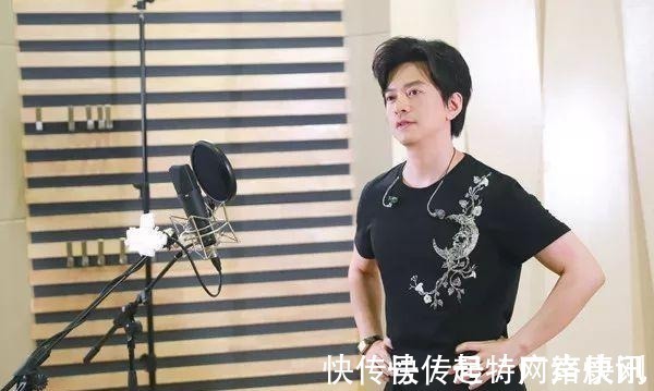 李健妻子罕見曝光, 不僅是清華博士還被星探搭訕