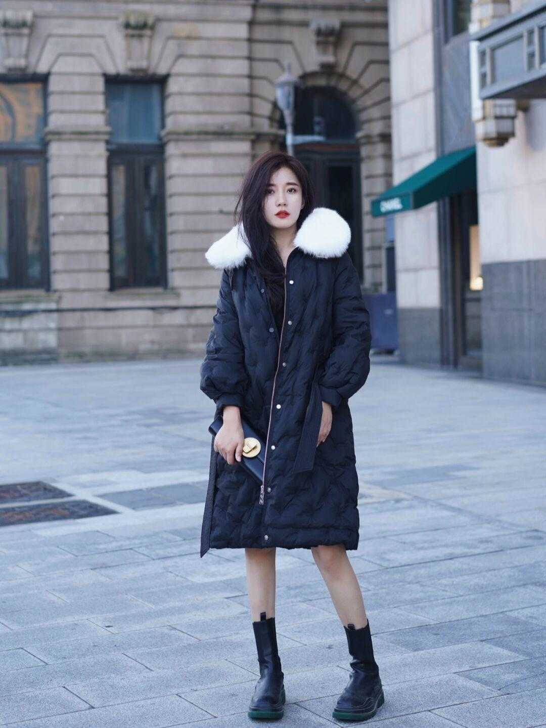 羽绒服|又被“黑色羽绒服”惊艳到,款式简单却很显气质,你有了吗?