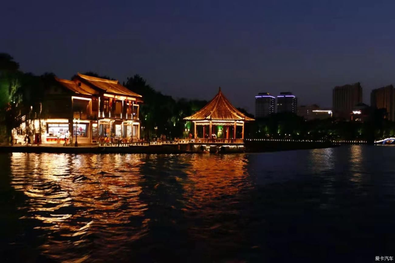 中年|夜游太明湖