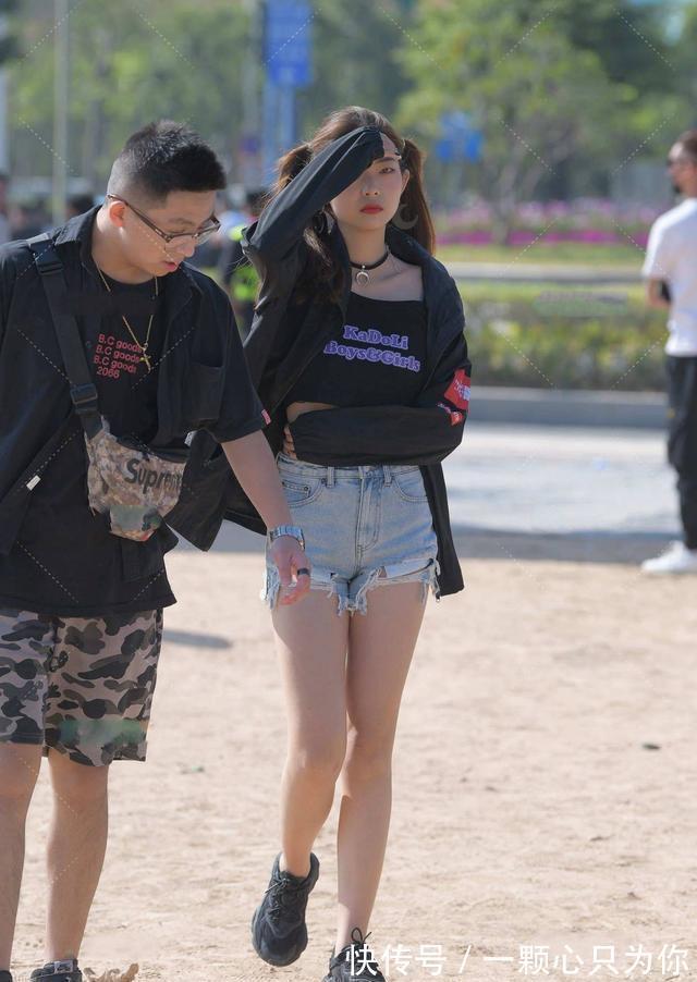 牛仔短裤 短袖搭配牛仔短裤,具体的穿搭风格,完全取决于单品样式的选择