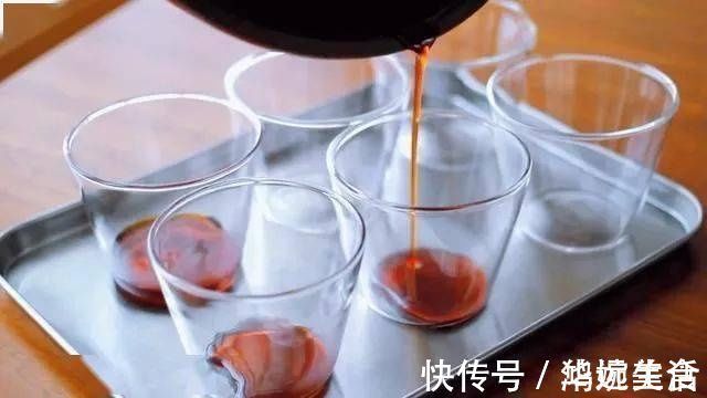 蜂蜜|半碗蜂蜜,4个鸡蛋,做出来的蛋糕,比芝士蛋糕还要嫩滑好吃