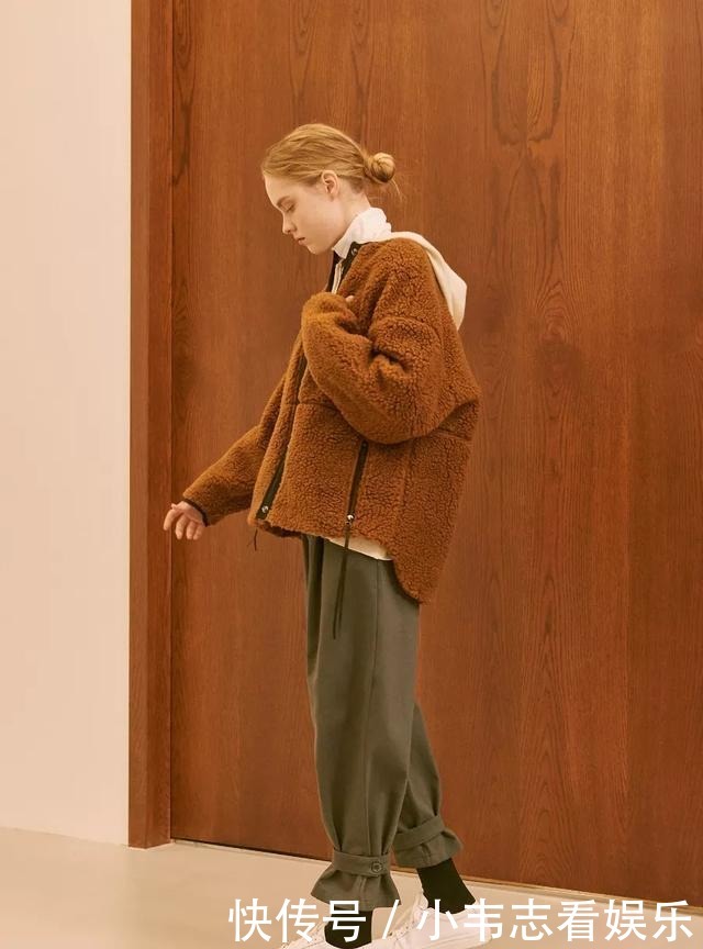 三木太会穿了!把烂大街的“驼色大衣”穿得气质高级,满满大牌范