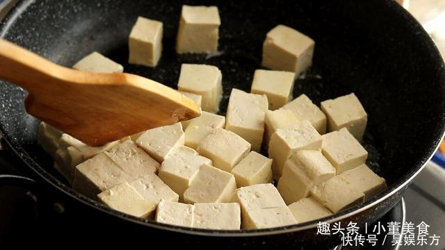 豆腐简单一做,鲜嫩美味,做法简单又家常,真好吃