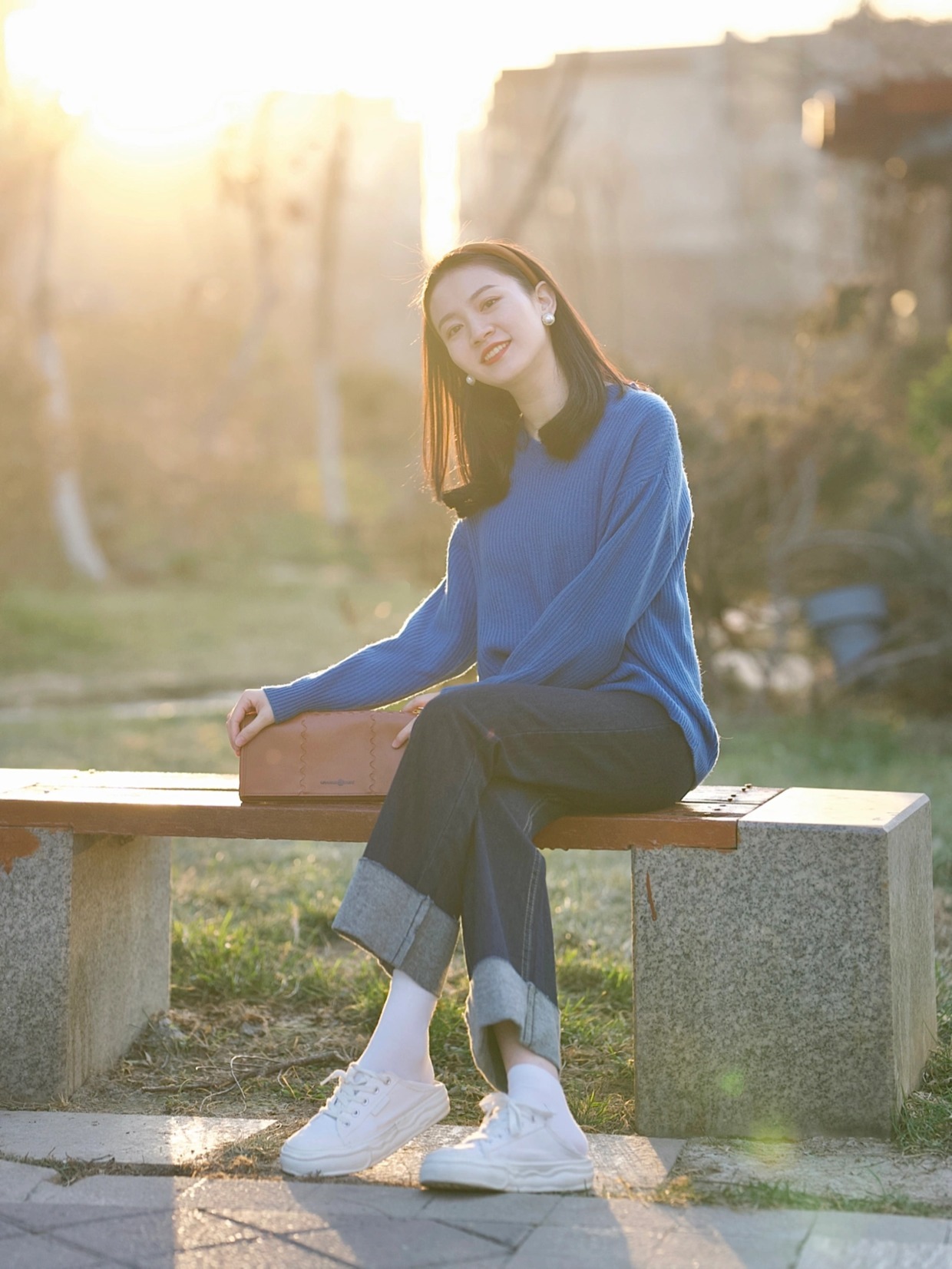 领口 优雅女人的天花板穿搭你get了吗?氛围感毛衣搭配,让你秀出优雅好气质