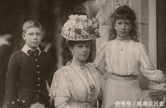 她是最奢侈的王后,大婚时脖子被珠宝压弯,全身佩戴802克拉钻石