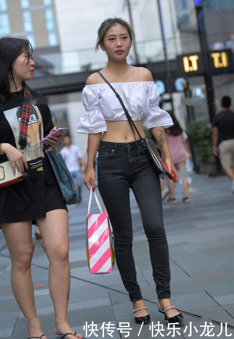 是非|美女一看就不是普通人，这是谁家的“公主”，上得厅堂下得厨房