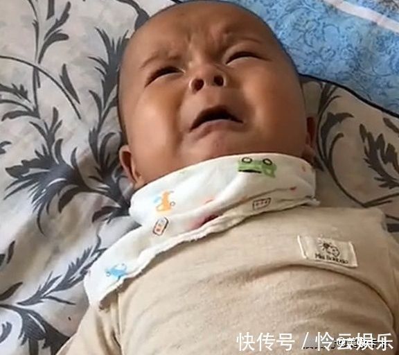 妈妈的话|宝宝睡醒后没看到妈妈,边哭边喊“妈妈”,声音听起来让人揪心