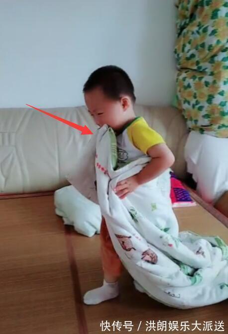 孩子|被娃“盘”7年的衣服火了,丢了就拼命,每天闻着才能入睡