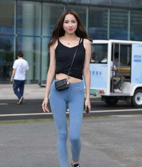 仙女们|穿瑜伽裤的美女“火了”，简单个性又舒适，非常好看