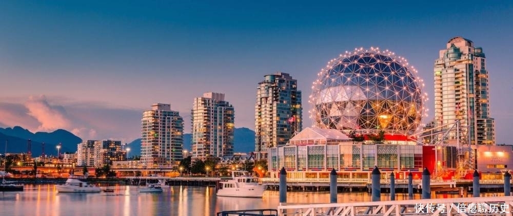 翻译|微信翻译引外国网友争议:加拿大国旗翻译成“他在监狱里”,加拿大人怒了