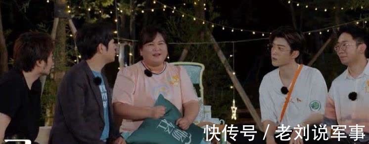 贾玲能否超越谢娜，成为国内的综艺一姐？网友：再过十年吧