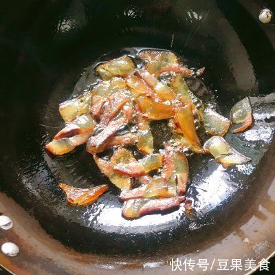 这道腊肉炒菜合集发到朋友圈，留言全说被馋哭