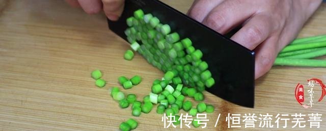 小丁|冬瓜别炒着吃了，教你特色做法，我家一周吃5次，好吃解馋又营养！